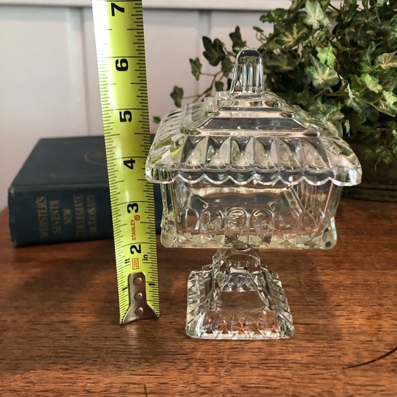 Vintage Clear Glass Wedding Box by Jeannette Covered Dish Square Pedestal - Picture 4 of 4